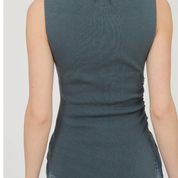 Asymmetric Gathered Knit Tank Top - Picture 2 of 2